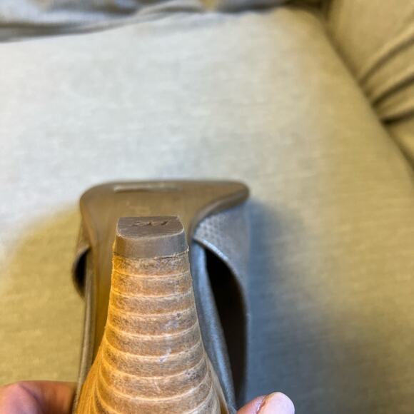 Paul Green- Colleen Perforated Peep Toe Sandals- 91/2 - Picture 6 of 8